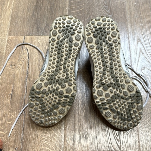 NB Turf shoes - Picture 3 of 4